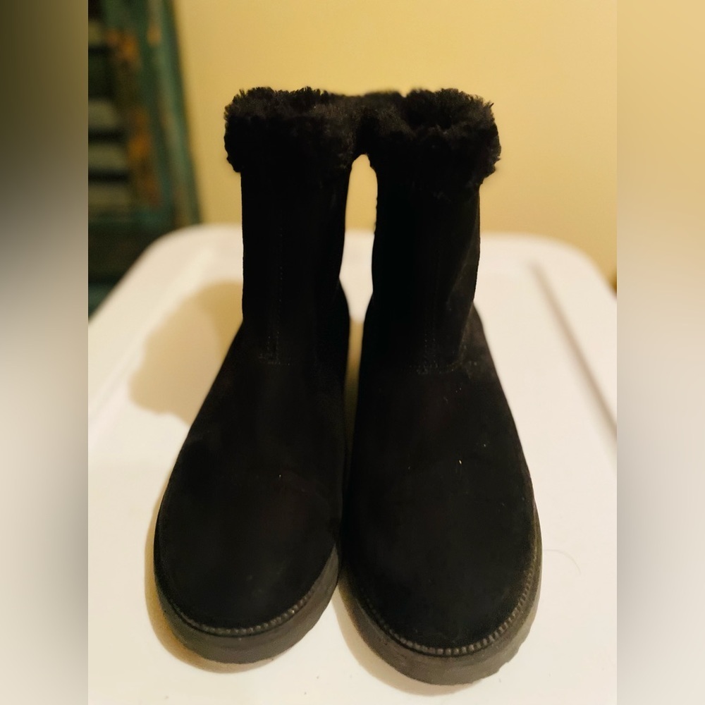 Black Faux Fur Old Navy girls boots size 5Y​​